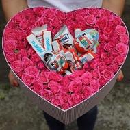 Sweetness of love - Heart box with flowers