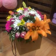 Bright thoughts in the box - Box with flowers