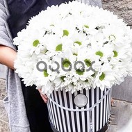 White and beautiful - Box with flowers