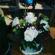 White flowers - Box with flowers