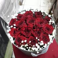 Love story with roses - Box with flowers