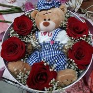 Lovely and joyful - Box with flowers