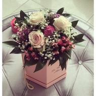 Rose tale - Box with flowers