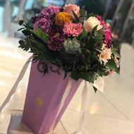 Emotions of joy - Box with flowers