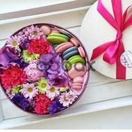 Tasteful moments - Box with flowers