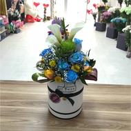 Love Stories - Box with flowers