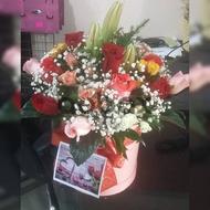 Love and desires with roses - Box with flowers