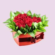 Love is full of love - Box with flowers