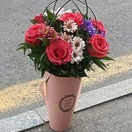 Beautiful and Feelings - Box with flowers