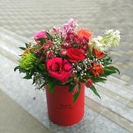 Stylish and graceful - Box with flowers
