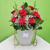 Elegant and joyful - Box with flowers