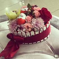 Tasty and sweet - Box with flowers