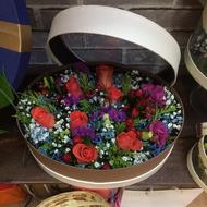 Mixed joys - Box with flowers