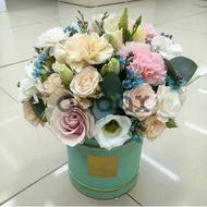 The joy of the flowers - Box with flowers