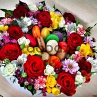Sweet and colorful - Box with flowers