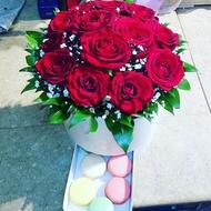 Moments full of roses - Box with flowers