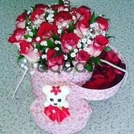 With lovely moment flowers - Box with flowers