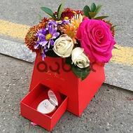 Love elegance - Box with flowers