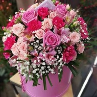 Love and joy - Box with flowers