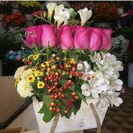 Pink and white flower roses - Box with flowers