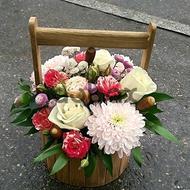 Simple and full of joy - Box with flowers