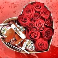 Tasty and beautiful love - Box with flowers