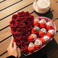 Sweet and delicious moment of love - Box with fl...