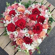 Traces of joy - Box with flowers
