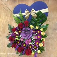 Love expressions - Box with flowers